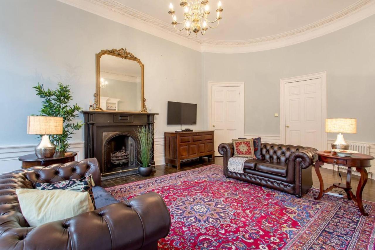 Joivy Converted Flat In Historic Building In New Town Edinburgh Exterior photo